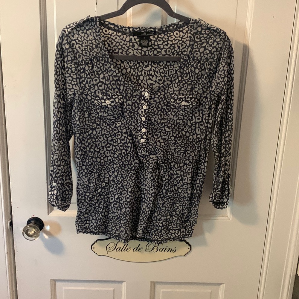 Lightweight black and white top
